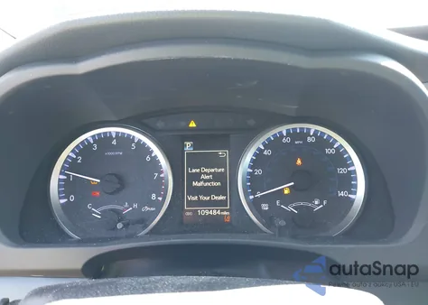 2018 Toyota Highlander Le Plus z USA, uszkodzony, nr VIN 5TDZZRFH8JS253337